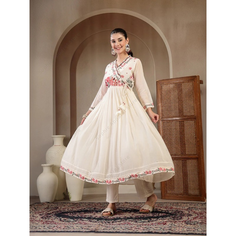 白い綿のアナルカリクルティセット、パンツとデュパタ付き、花柄 - Summer Clothing Pakistan のレビューと価格