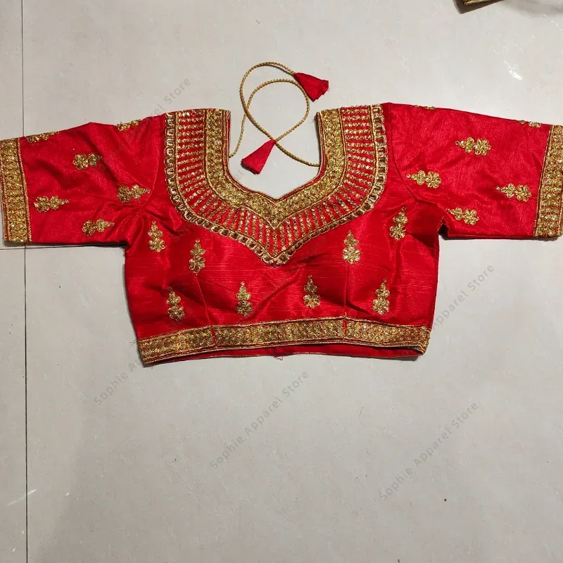 女性のための伝統的なインドの服サリトップス、金糸の刺繍ブラウ - Summer Clothing Pakistan のレビューと価格